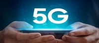 How many crores of 5G technology customers in 2022?